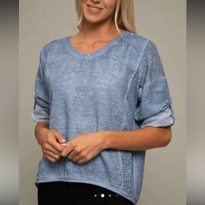 Robin- Large, Blue chambray, V-neck 3/4 sleeve Made in Italy 
100% Linen
